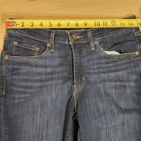 Levis Jeans Womens Size 6 W28 L32 Blue Classic Bootcut Dark Wash Denim MidRise - Picture 6 of 16